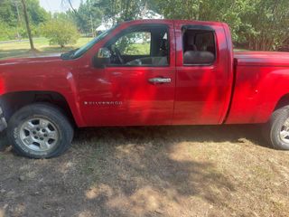 2007 Chevrolet Silverado 1500 LT w/1LT - Primary Damage Left Image